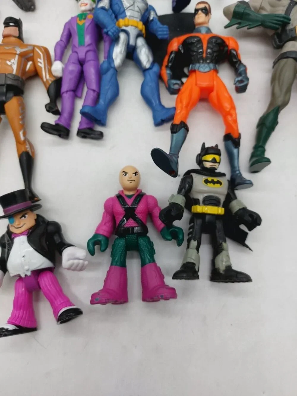Batman Action Figures Lot of 14 Various Brands Sizes Robin Penguin Joker READ
